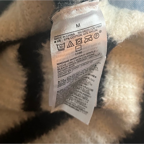 Old Navy Mock Neck Eyelash Sleeveless Striped Sweater Size M - Picture 7 of 7